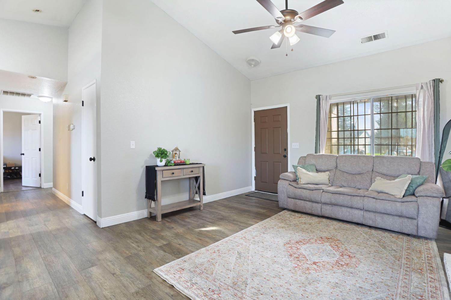 2701 Maplewood Street Stockton, CA 95210 - Photo 8 of 22