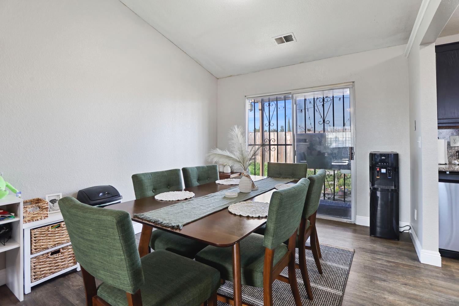 2701 Maplewood Street Stockton, CA 95210 - Photo 9 of 22