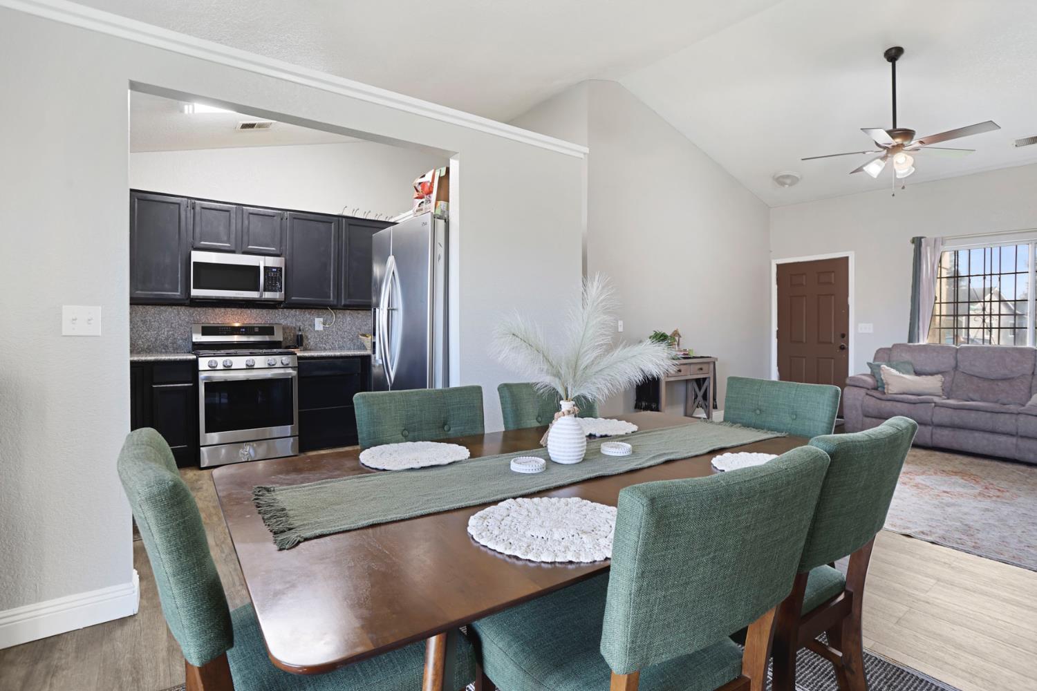 2701 Maplewood Street Stockton, CA 95210 - Photo 10 of 22