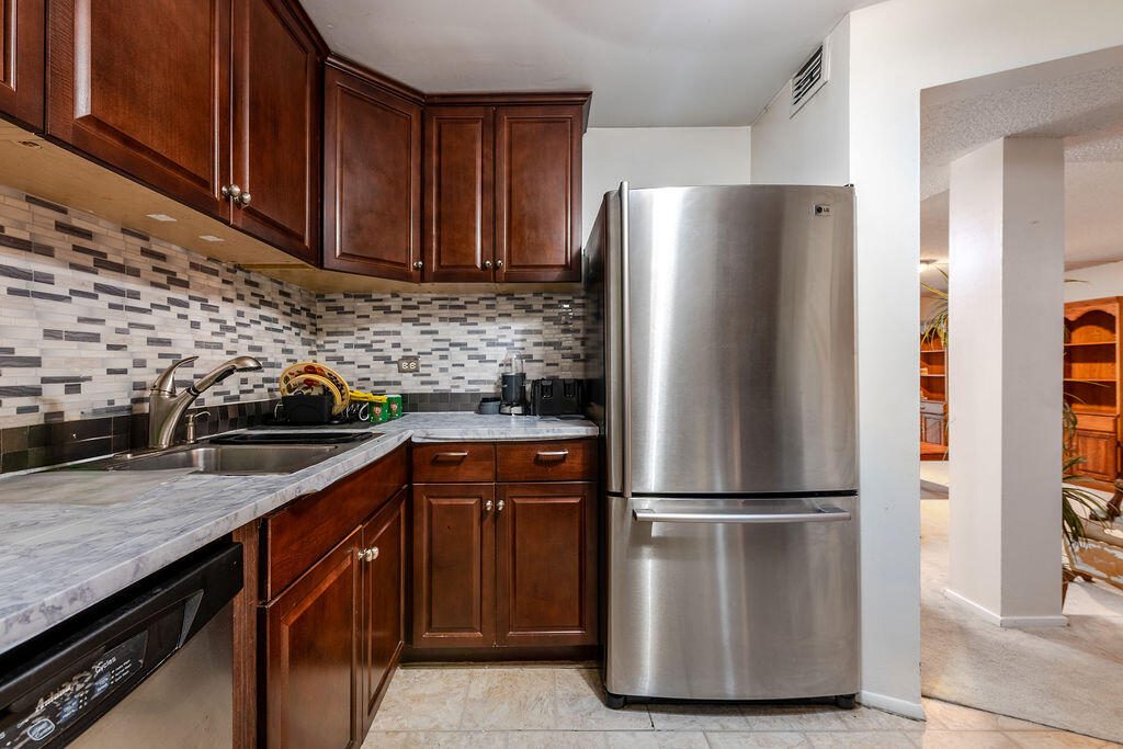 3680 Inverrary Drive, Unit 1V Lauderhill, FL 33319 - Photo 19 of 35 3680InverraryLnDrapt1V.Lauderhill-19