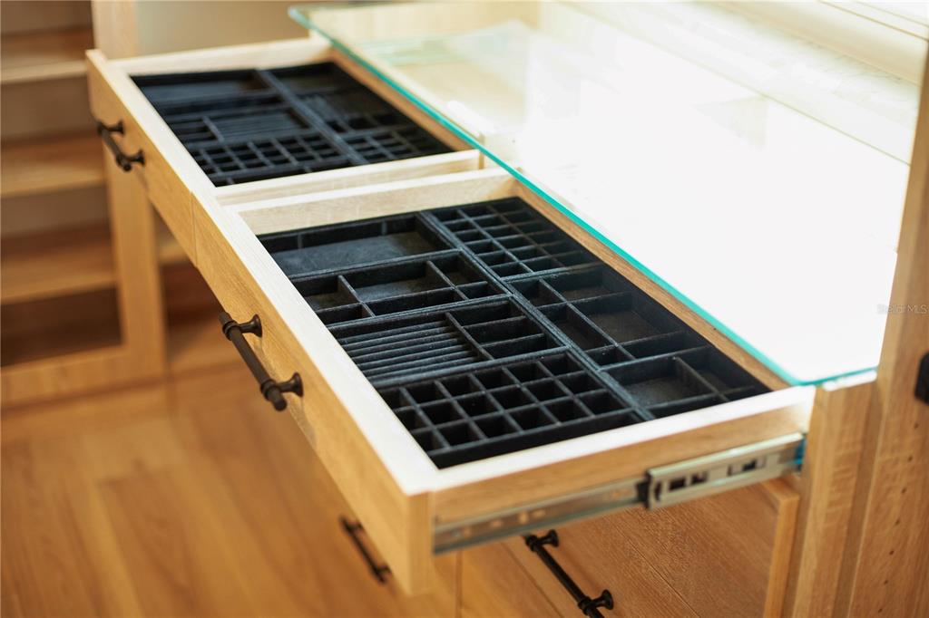 1501 Druid Isle Road Maitland, FL 32751 - Photo 44 of 54 a close view of stove