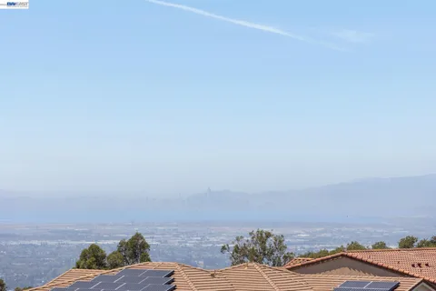 $2,599,000 | 5 Stirling Way, Hayward, CA 94542