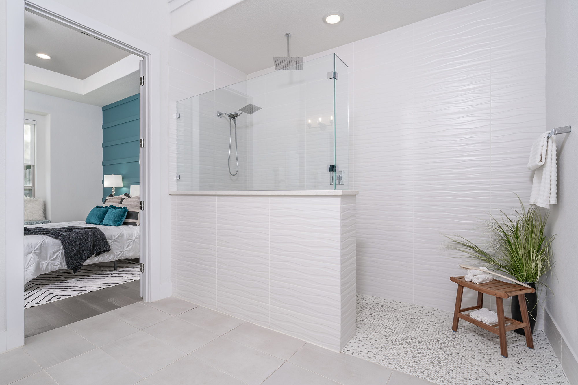 120 Diamondback Drive Georgetown, TX 78628 - Photo 26 of 39 a room with furniture and a potted plant