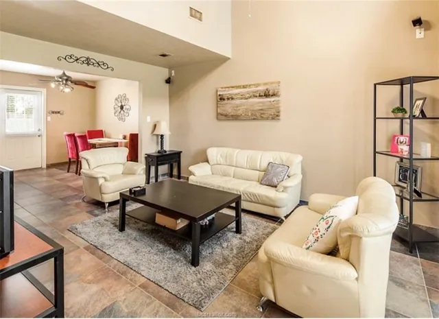 $2,750 | 2443 Pintail Loop, College Station, TX 77845