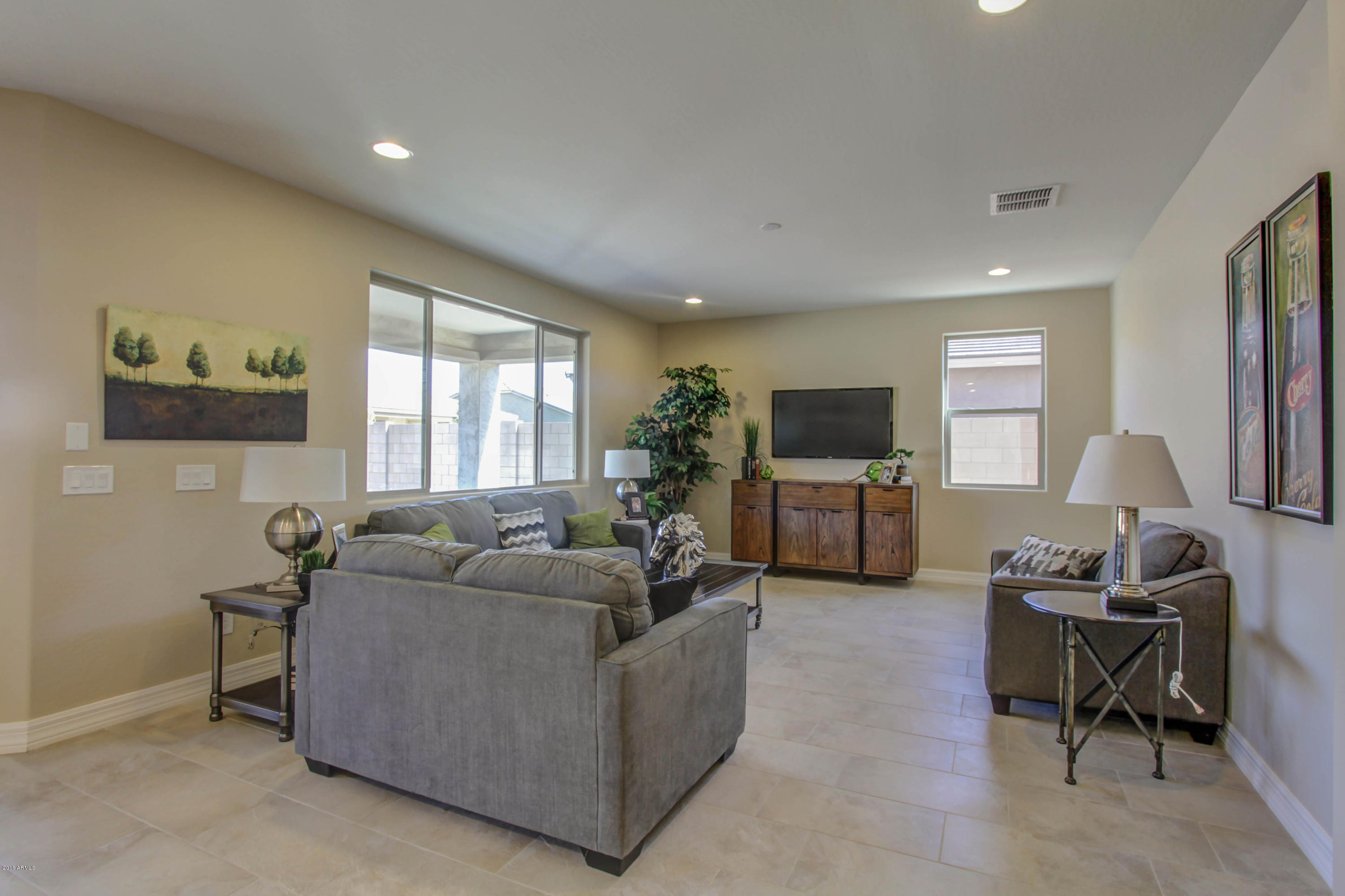 006_Living Room
