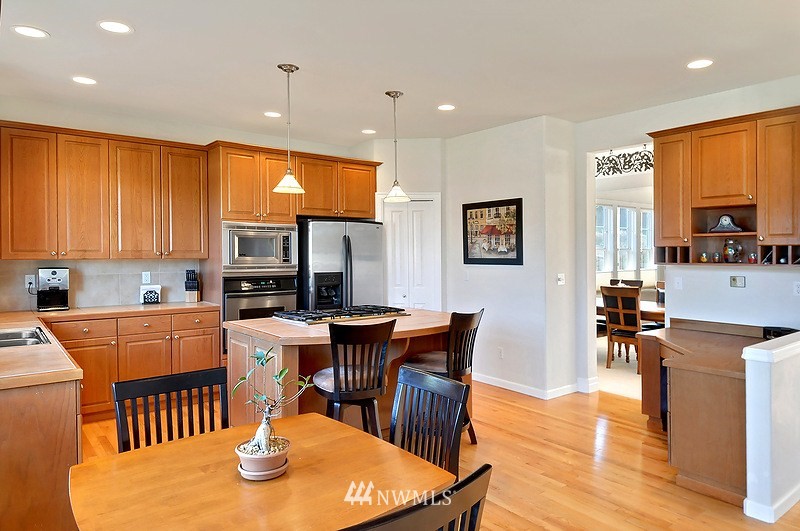 16634 164th Avenue Southeast Renton, WA 98058 - Photo 6 of 15 Gallery Image 6