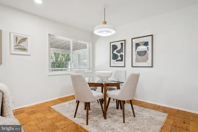 $599,900 | 6206 Yosemite Drive, Alexandria, VA 22312