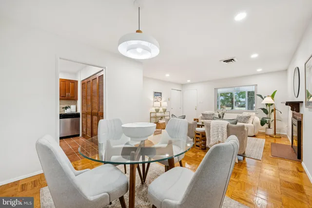 $599,900 | 6206 Yosemite Drive, Alexandria, VA 22312