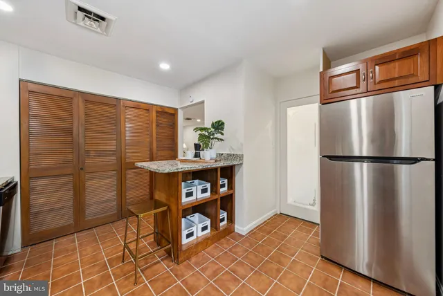 $599,900 | 6206 Yosemite Drive, Alexandria, VA 22312