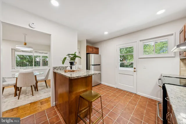 $599,900 | 6206 Yosemite Drive, Alexandria, VA 22312