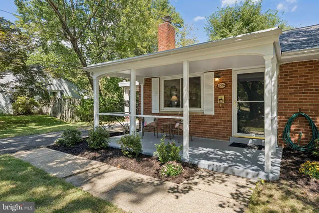 $599,900 | 6206 Yosemite Drive, Alexandria, VA 22312