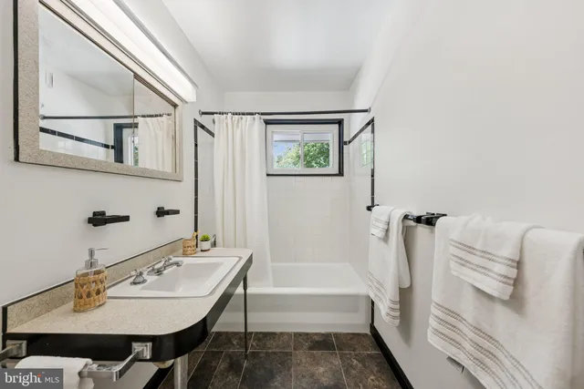$599,900 | 6206 Yosemite Drive, Alexandria, VA 22312