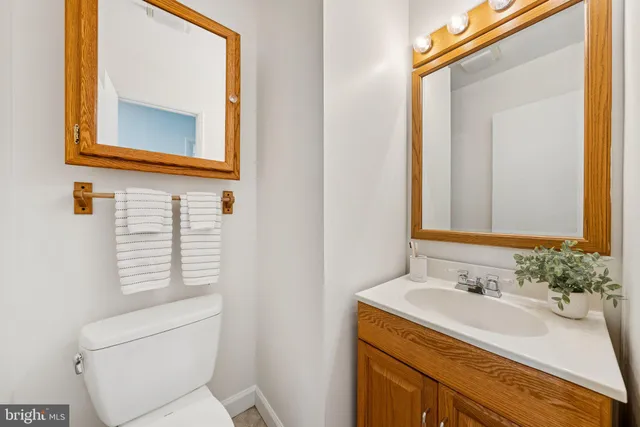 $599,900 | 6206 Yosemite Drive, Alexandria, VA 22312