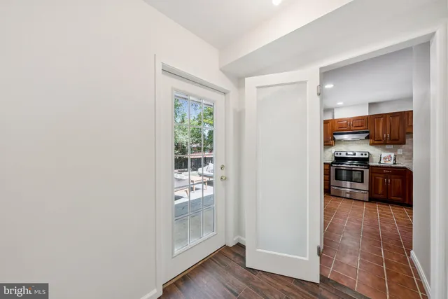 $599,900 | 6206 Yosemite Drive, Alexandria, VA 22312