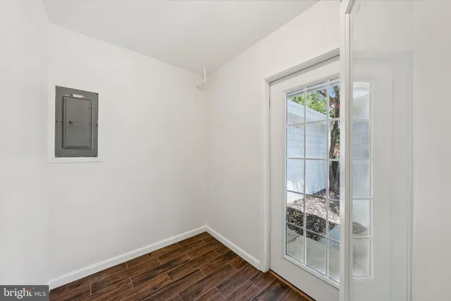 $599,900 | 6206 Yosemite Drive, Alexandria, VA 22312