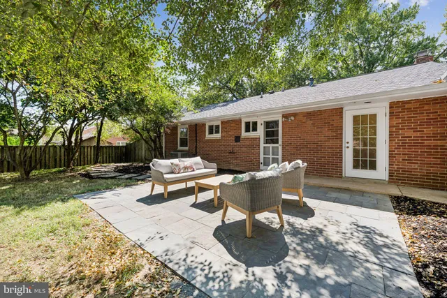 $599,900 | 6206 Yosemite Drive, Alexandria, VA 22312