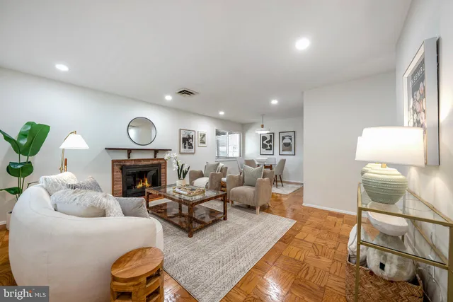 $599,900 | 6206 Yosemite Drive, Alexandria, VA 22312