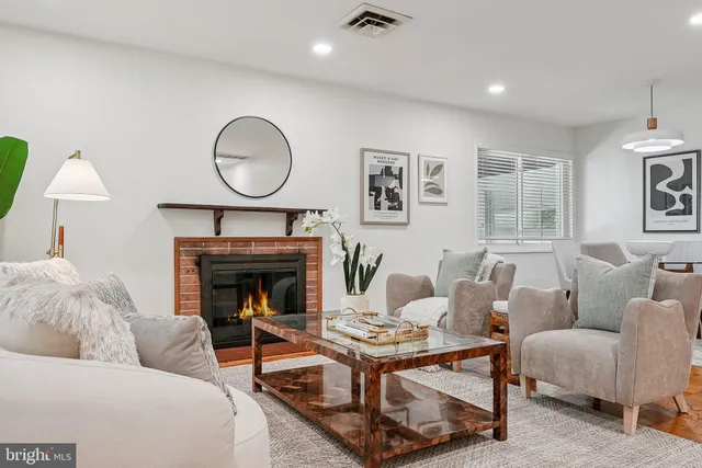 $599,900 | 6206 Yosemite Drive, Alexandria, VA 22312