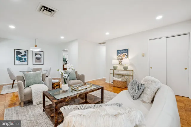 $599,900 | 6206 Yosemite Drive, Alexandria, VA 22312