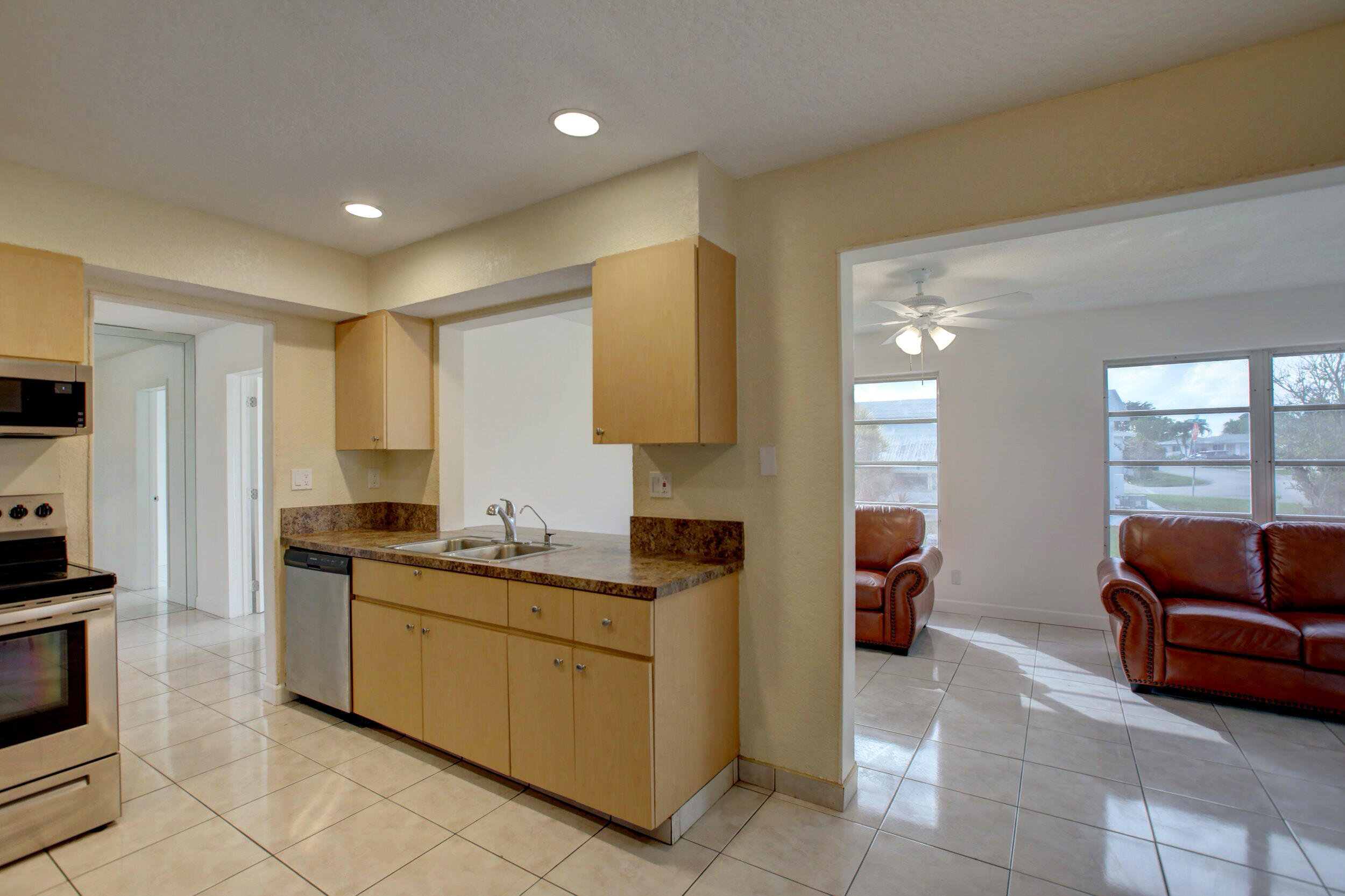 6820 Northwest 14th Place, Margate, FL 33063 Compass