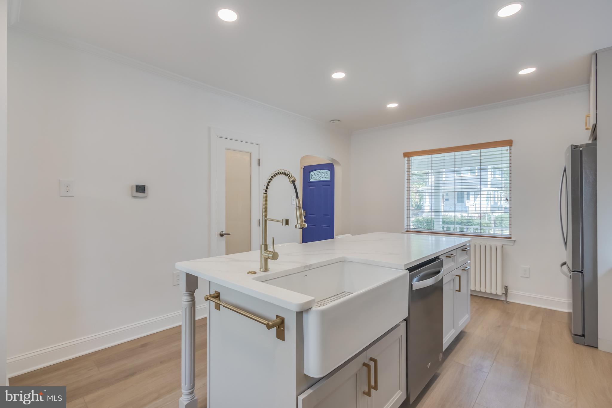 820 Philadelphia Avenue Silver Spring, MD 20910 - Photo 5 of 29 Gallery Image 5