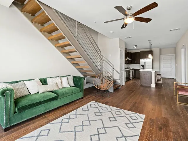 $2,275 | 3114 South Congress Avenue, Unit 307, Austin, TX 78704