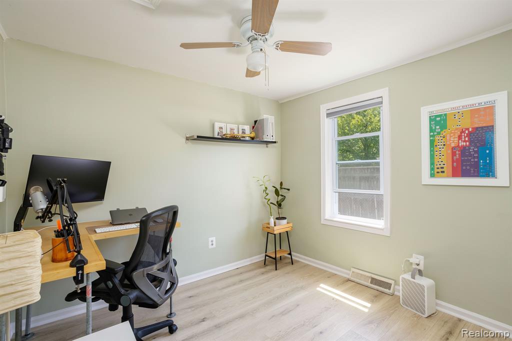 21706 Power Road Farmington Hills, MI 48336 - Photo 16 of 27