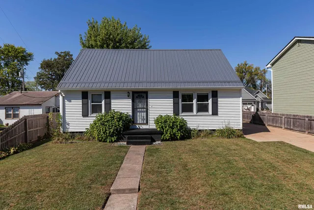 $148,400 | 317 2nd Avenue, Hampton, IL 61256