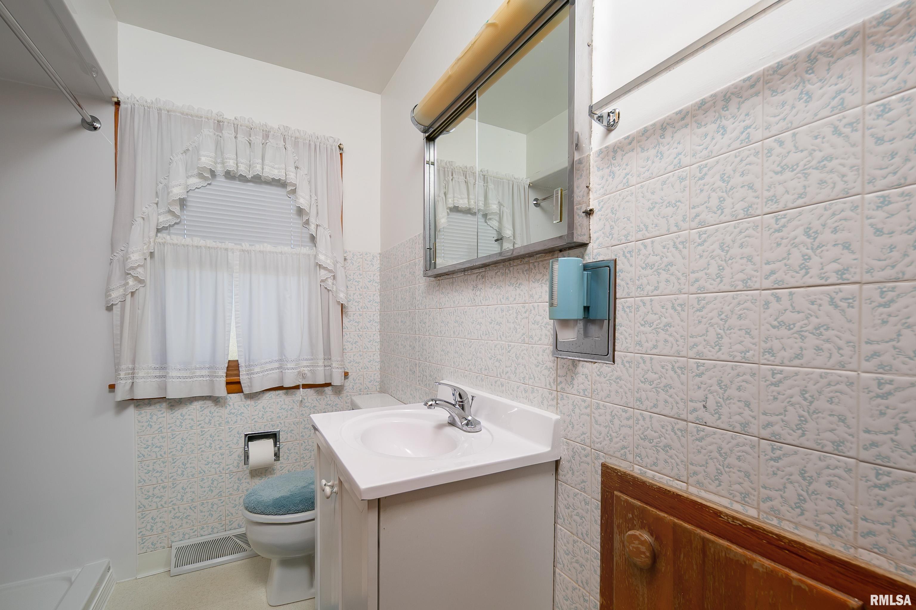 317 2nd Avenue Hampton, IL 61256 - Photo 17 of 31