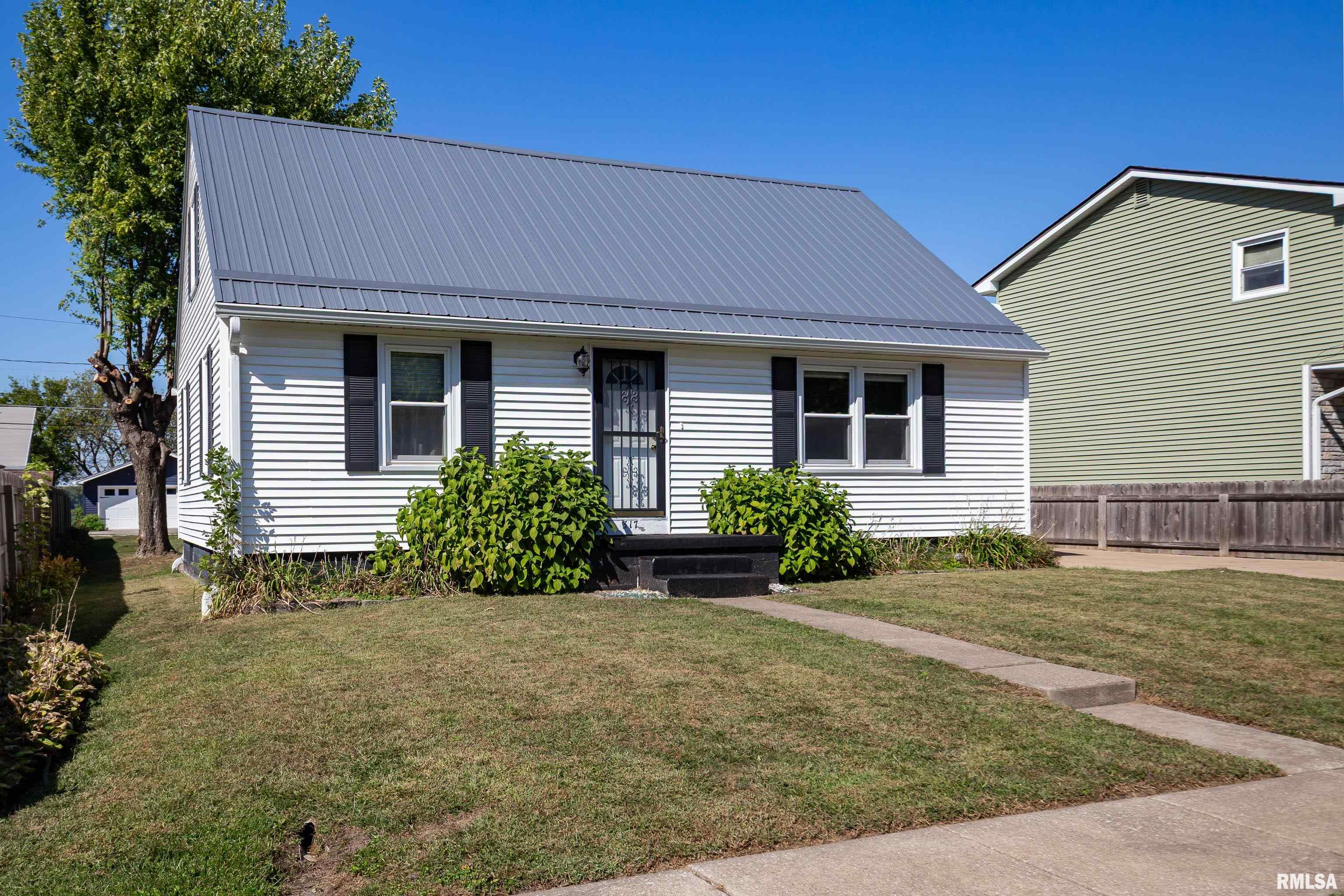 317 2nd Avenue Hampton, IL 61256 - Photo 2 of 31