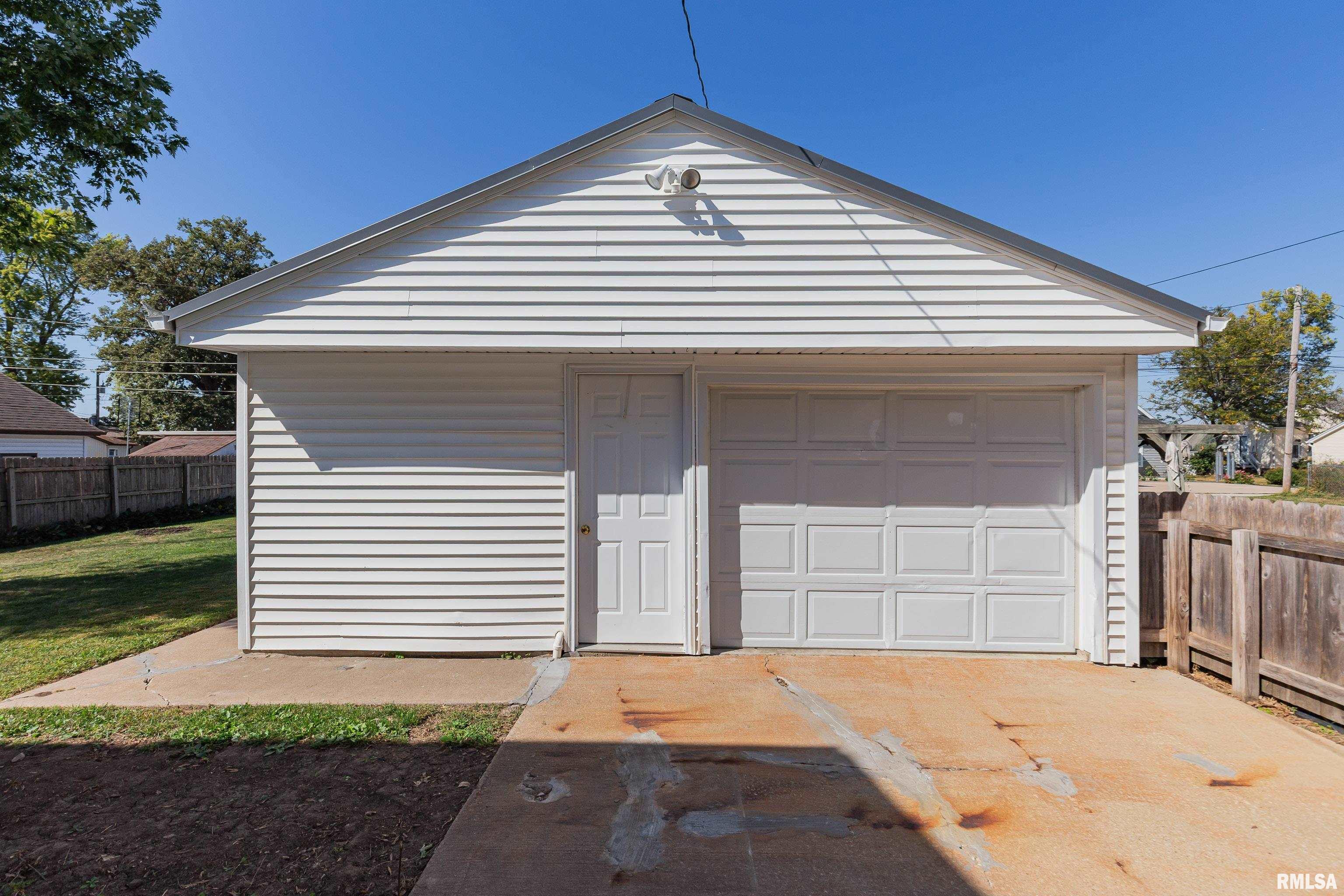 317 2nd Avenue Hampton, IL 61256 - Photo 25 of 31