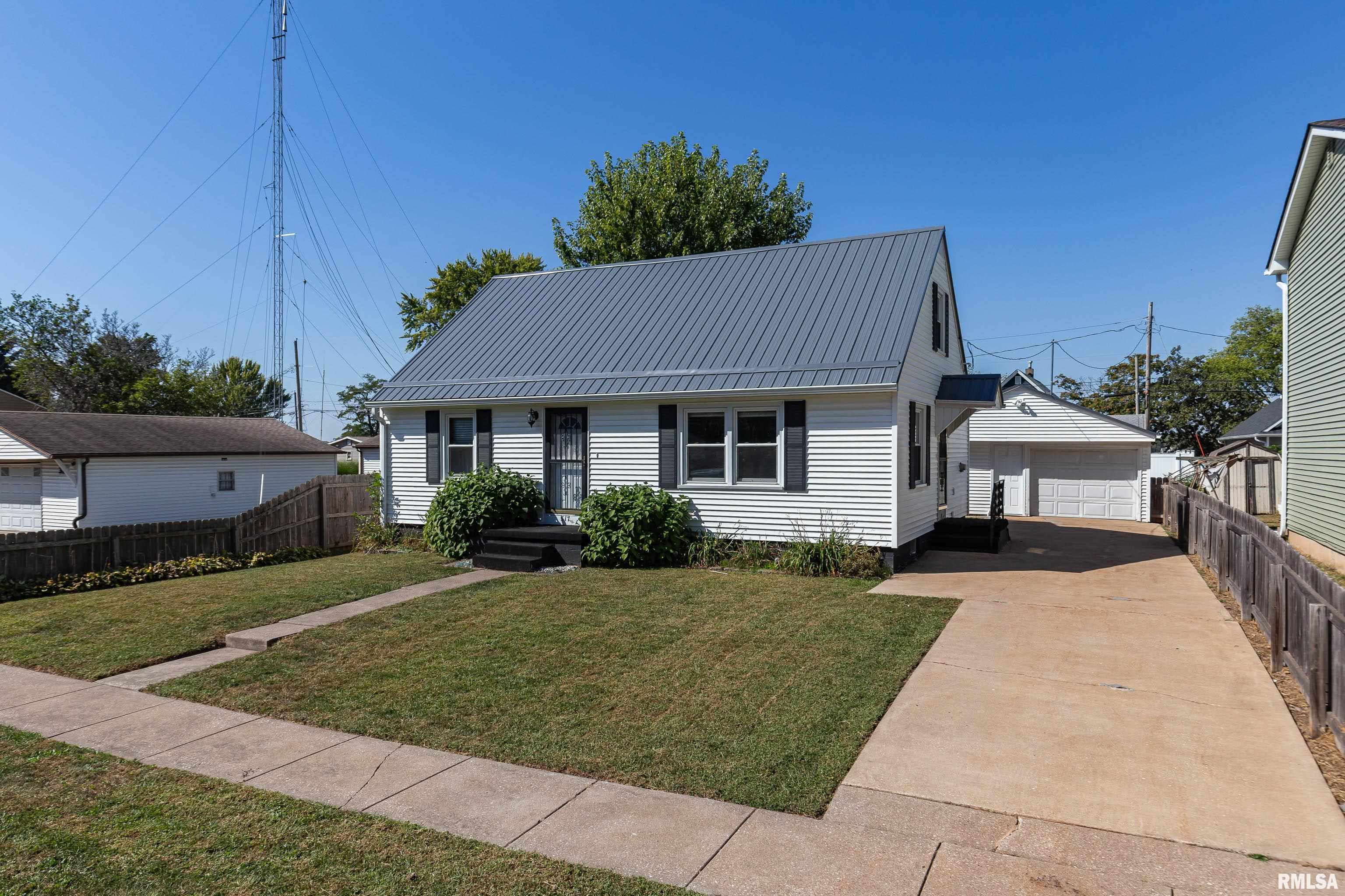 317 2nd Avenue Hampton, IL 61256 - Photo 3 of 31