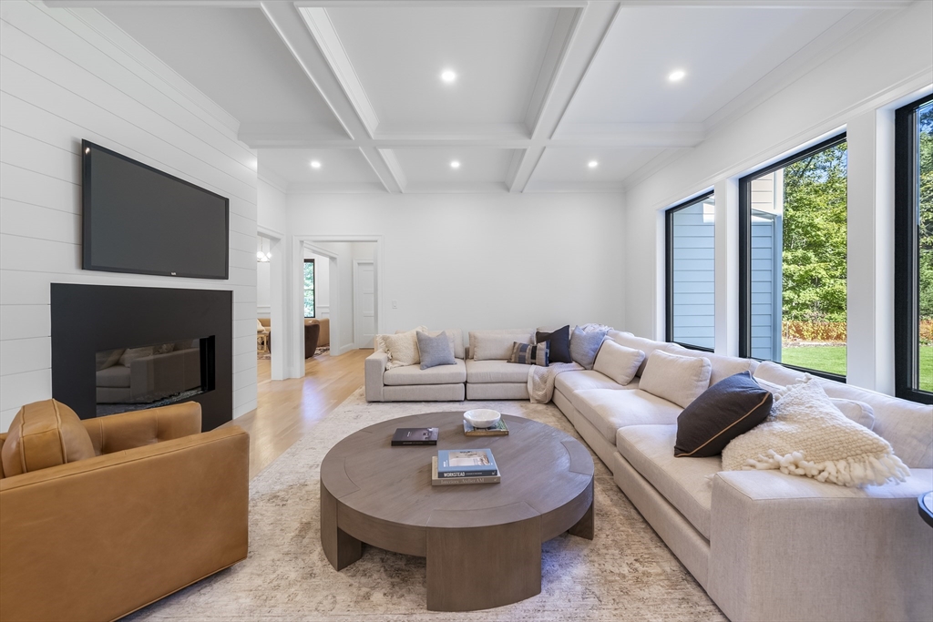 92 Hill Street Lexington, MA 02421 - Photo 4 of 42