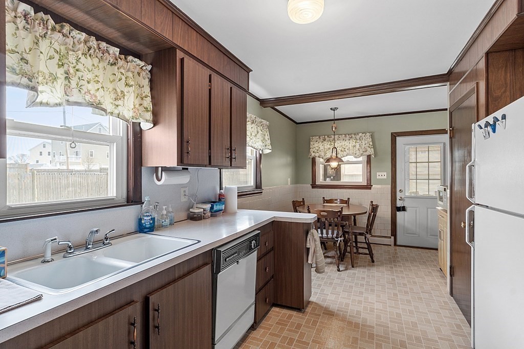 52 Moffett Road Lynn, MA 01905 - Photo 13 of 36 Gallery Image 13