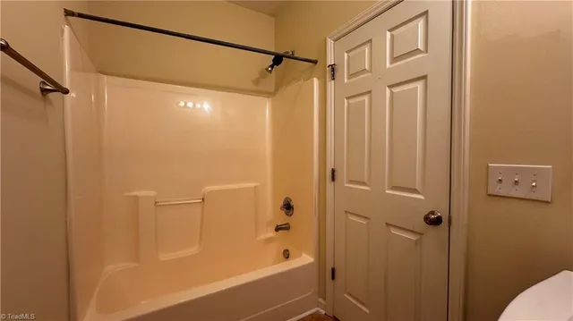 $1,600 | 528 South Josephine Boyd Street, Unit 201, Greensboro, NC 27403