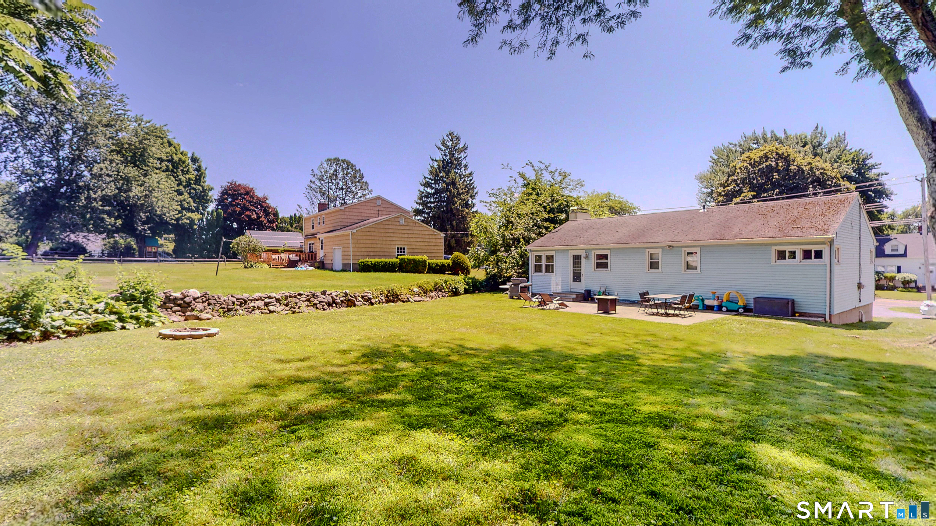 347 Edison Road Trumbull, CT 06611 - Photo 5 of 38