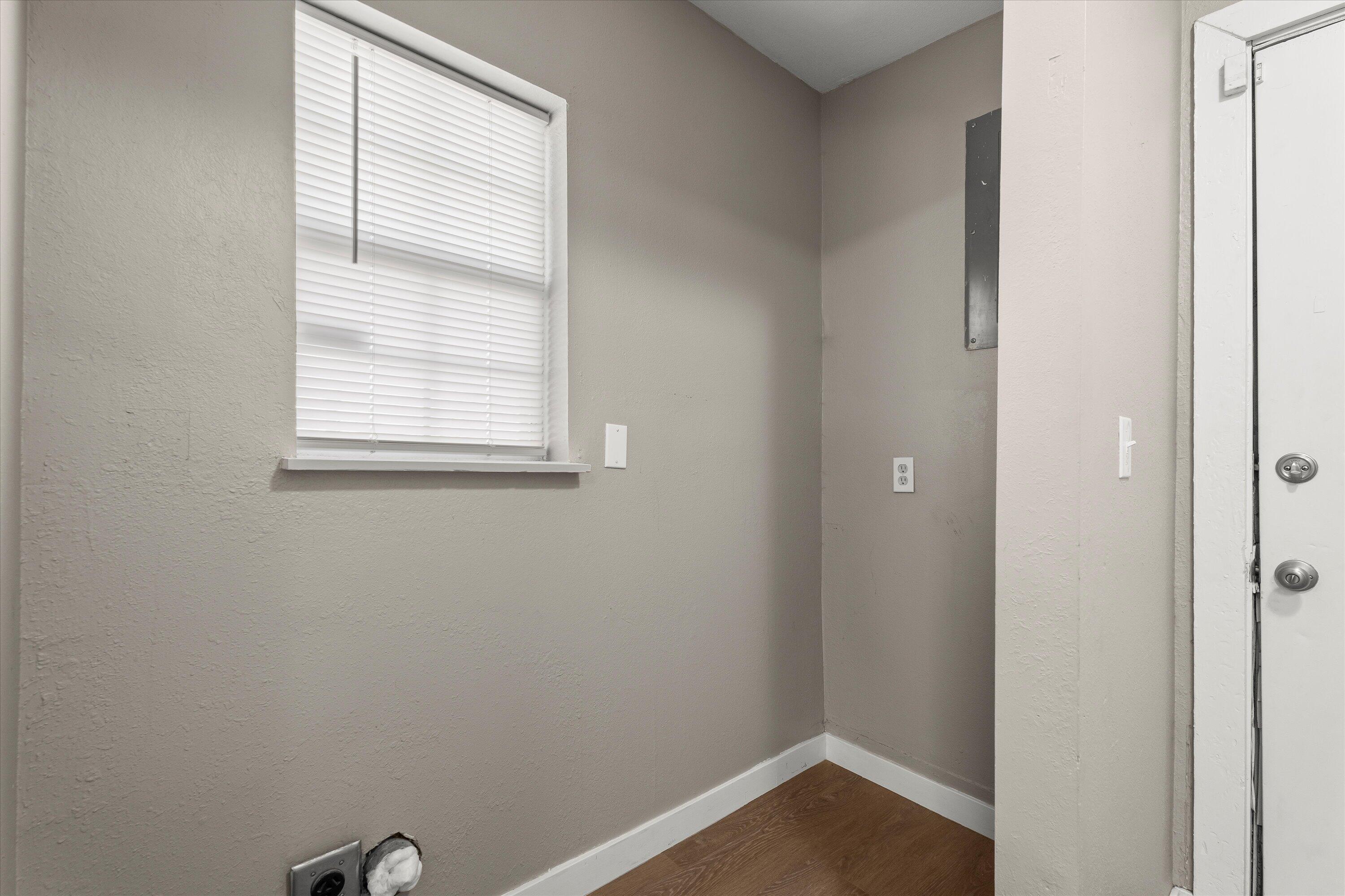 301 Austin Street Levelland, TX 79336 - Photo 16 of 18 a small space with a window