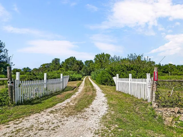 $875,000 | 3100 East 303rd Street, Cleveland, MO 64734