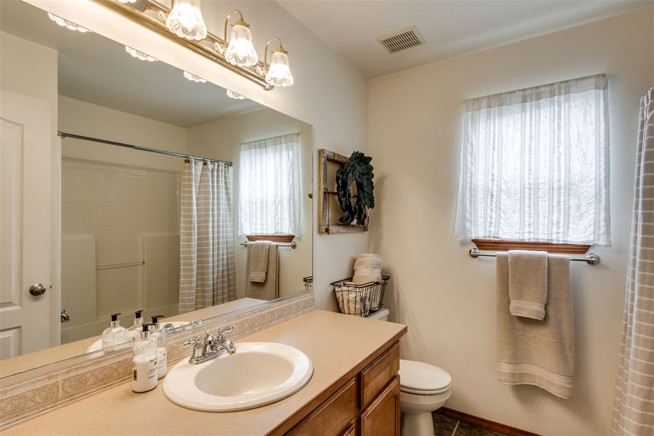 802 Upper Terrace Lane Colbert, WA 99005 - Photo 12 of 20