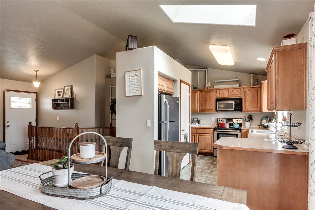 802 Upper Terrace Lane Colbert, WA 99005 - Photo 7 of 20