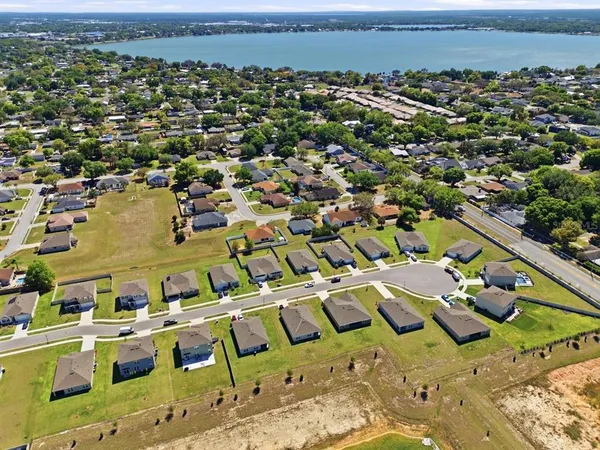 $355,000 | 807 Auburn Grv Court, Auburndale, FL 33823
