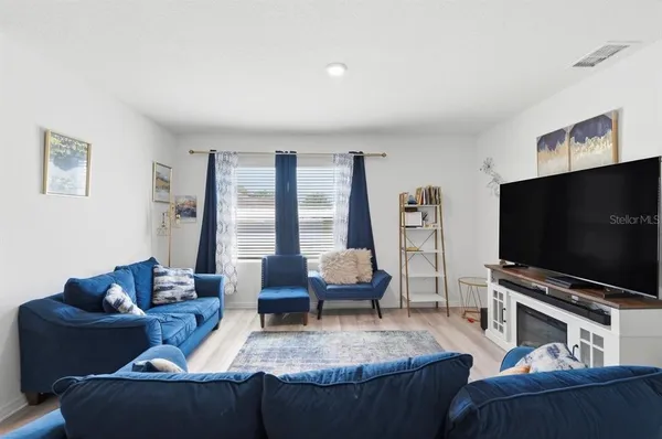 $355,000 | 807 Auburn Grv Court, Auburndale, FL 33823