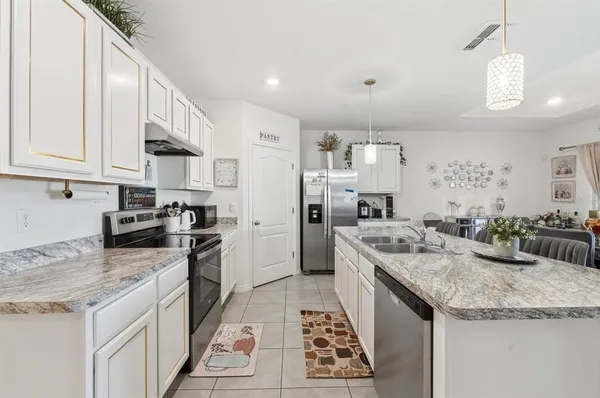$355,000 | 807 Auburn Grv Court, Auburndale, FL 33823