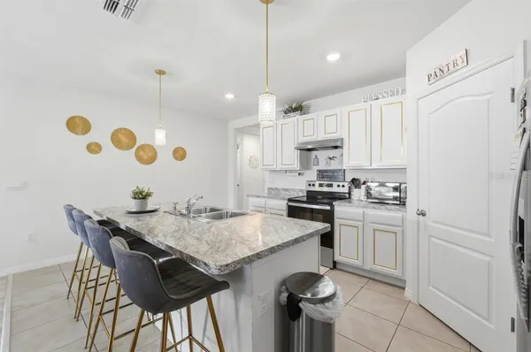 $355,000 | 807 Auburn Grv Court, Auburndale, FL 33823