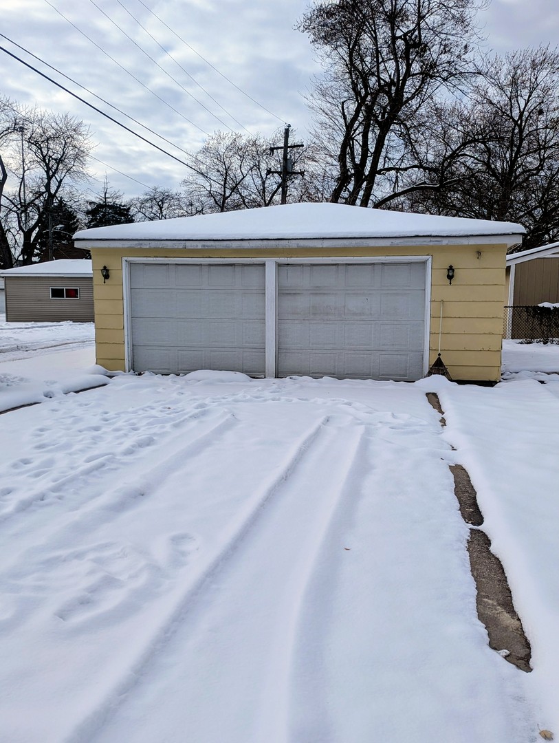 3253 Bernice Road Lansing, IL 60438 - Photo 19 of 20 a view of garage and yard