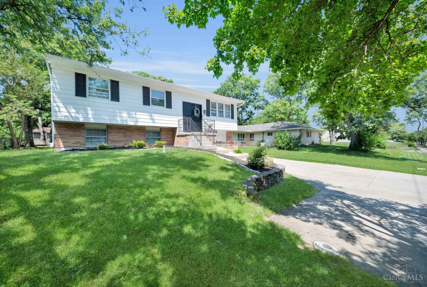 11649 Kenn Road Cincinnati, OH 45240 - Photo 4 of 36