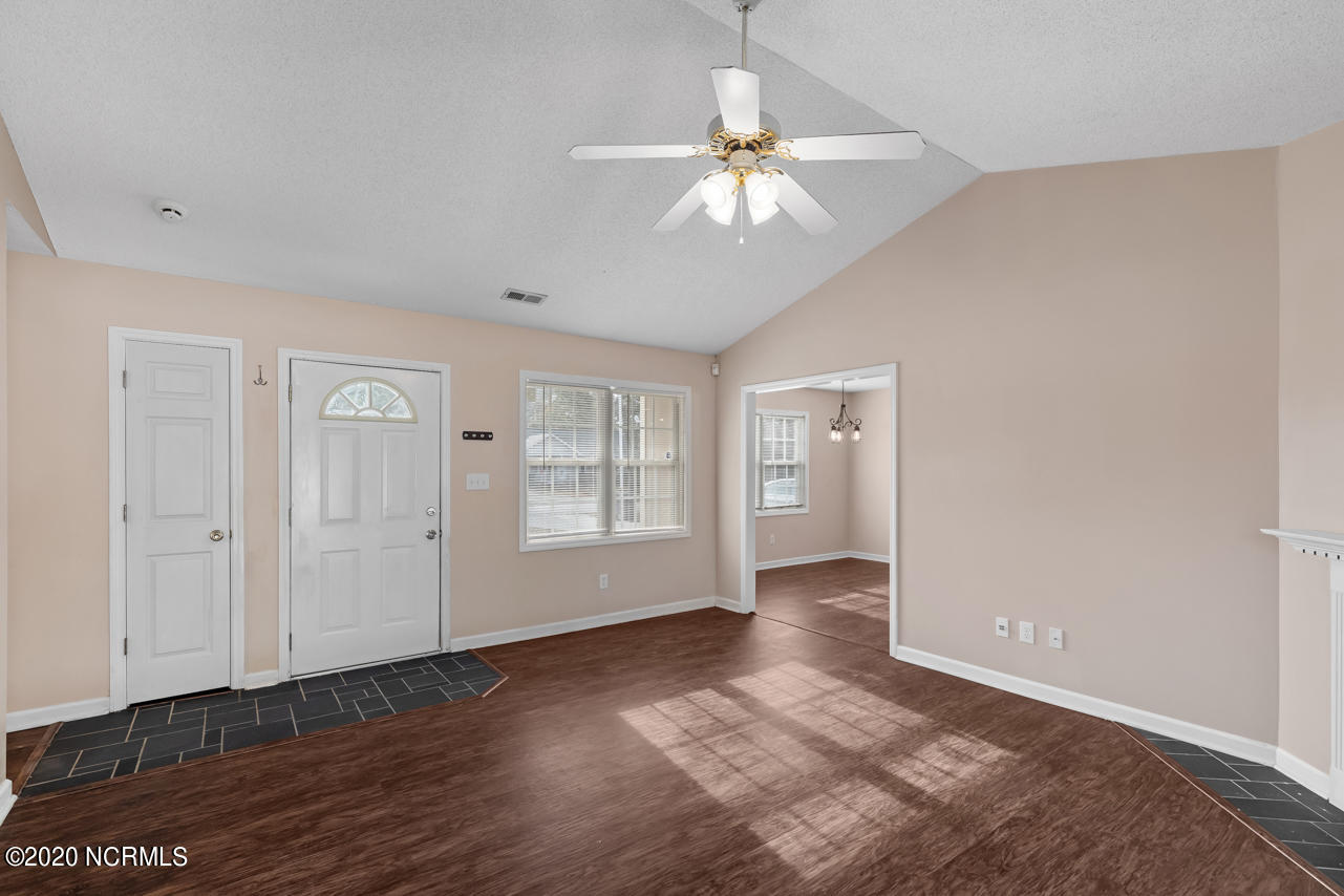 274 Parnell Road Hubert, NC 28539 - Photo 3 of 16 3