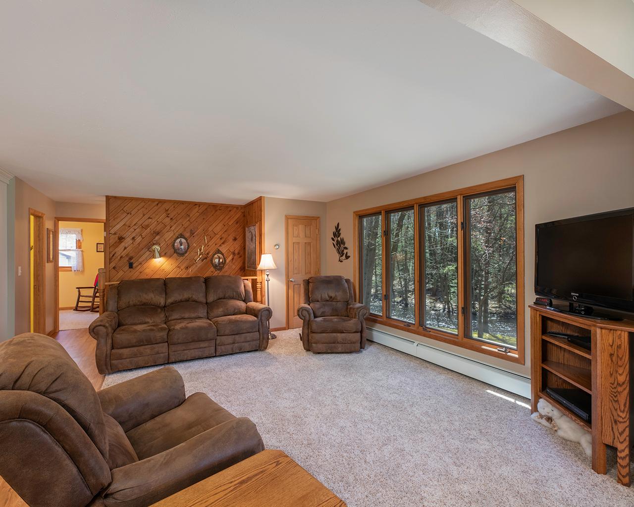 5325 Forest Lane Rhinelander, WI 54501 - Photo 3 of 26 Gallery Image 3