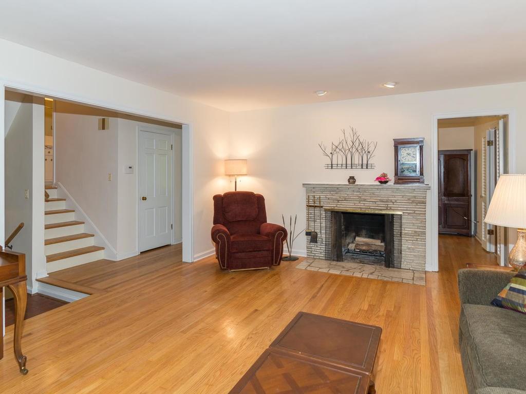 6340 Bramshaw Road Indianapolis, IN 46220 - Photo 4 of 24 Gallery Image 4