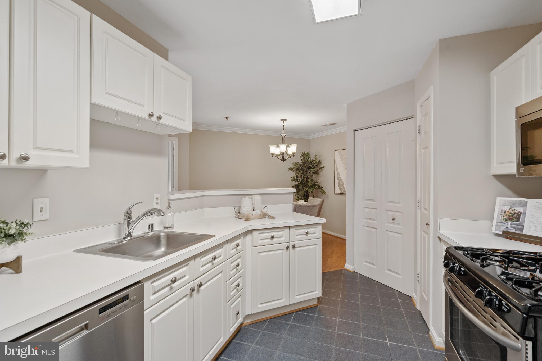 5575 Seminary Road, Unit 316 Falls Church, VA 22041 - Photo 10 of 23 Gallery Image 10